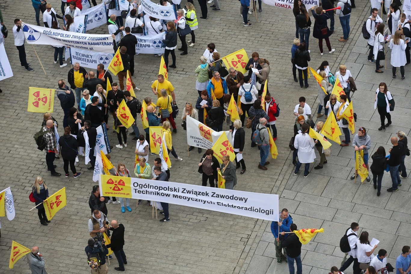 Manifestacja przejdzie z pl. Zamkowego, Krakowskim Przedmieściem do ulicy Świętokrzyskiej i dalej Marszałkowską do pl. Konstytucji, gdzie ustawiona ma być scena i przewidywane są wystąpienia