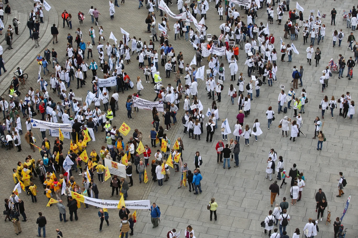 Manifestacja przejdzie z pl. Zamkowego, Krakowskim Przedmieściem do ulicy Świętokrzyskiej i dalej Marszałkowską do pl. Konstytucji, gdzie ustawiona ma być scena i przewidywane są wystąpienia