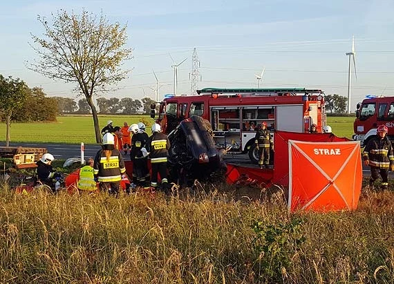 W wypadku zginęli rodzice i 2-letnie dziecko / fot. Andrzej Ryfczyński / ikamien.pl