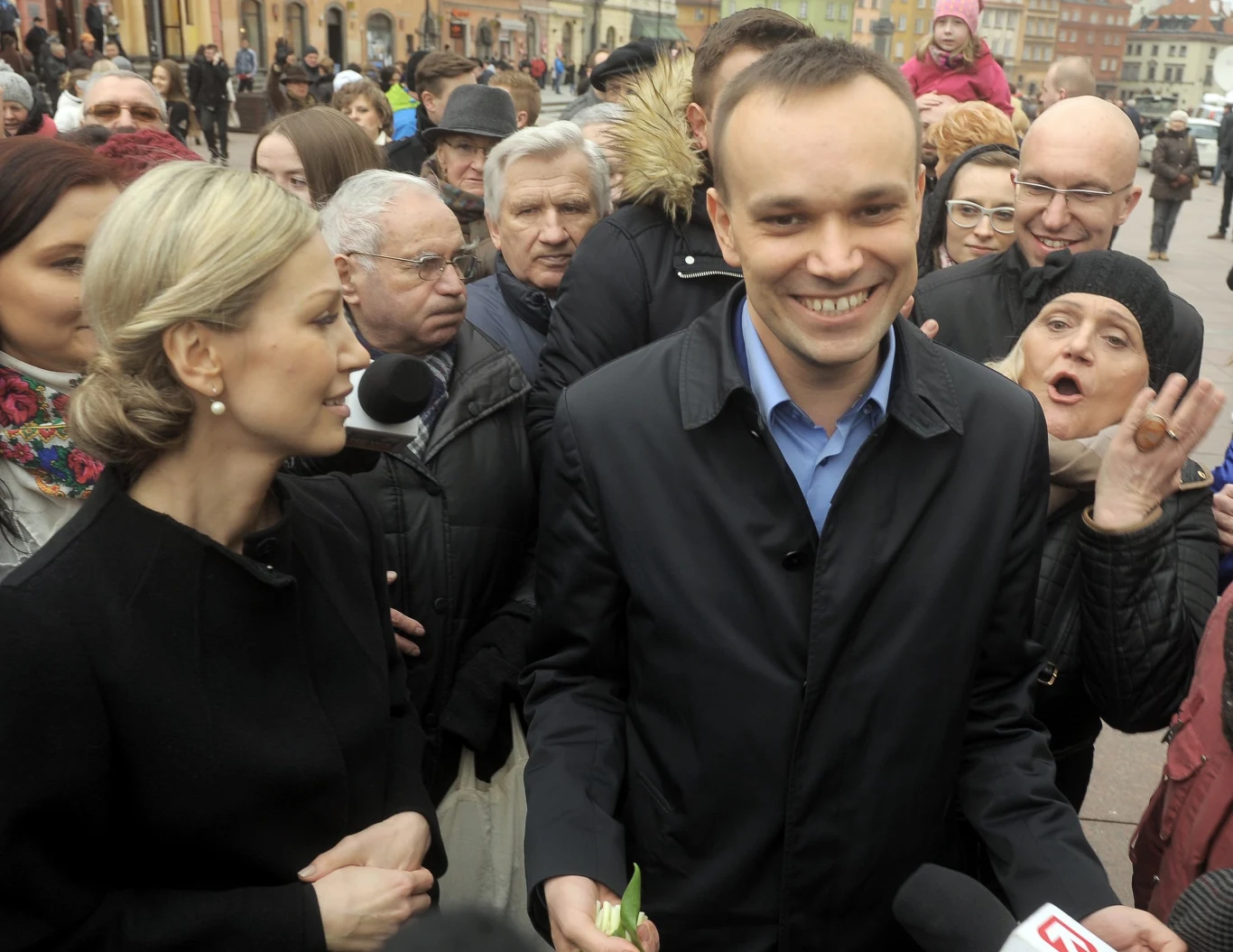 Tomasz Kalita podczas kampanii wyborczej Magdaleny Ogórek Tomasz Kalita podczas kampanii wyborczej Magdaleny Ogórek