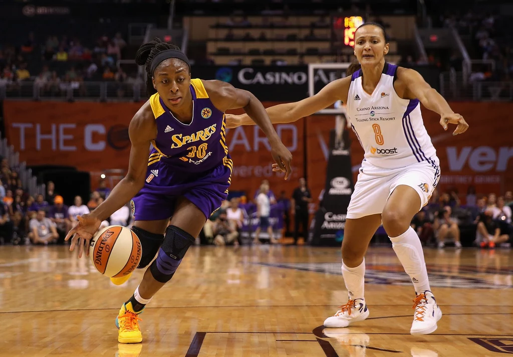 Nnemkadi Ogwumike (z lewej) Nnemkadi Ogwumike (z lewej)