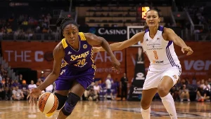 Nnemkadi Ogwumike (z lewej)