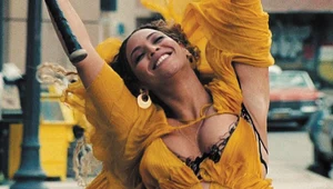 Beyonce w klipie do utowru "Hold Up" z płyty "Lemonade"