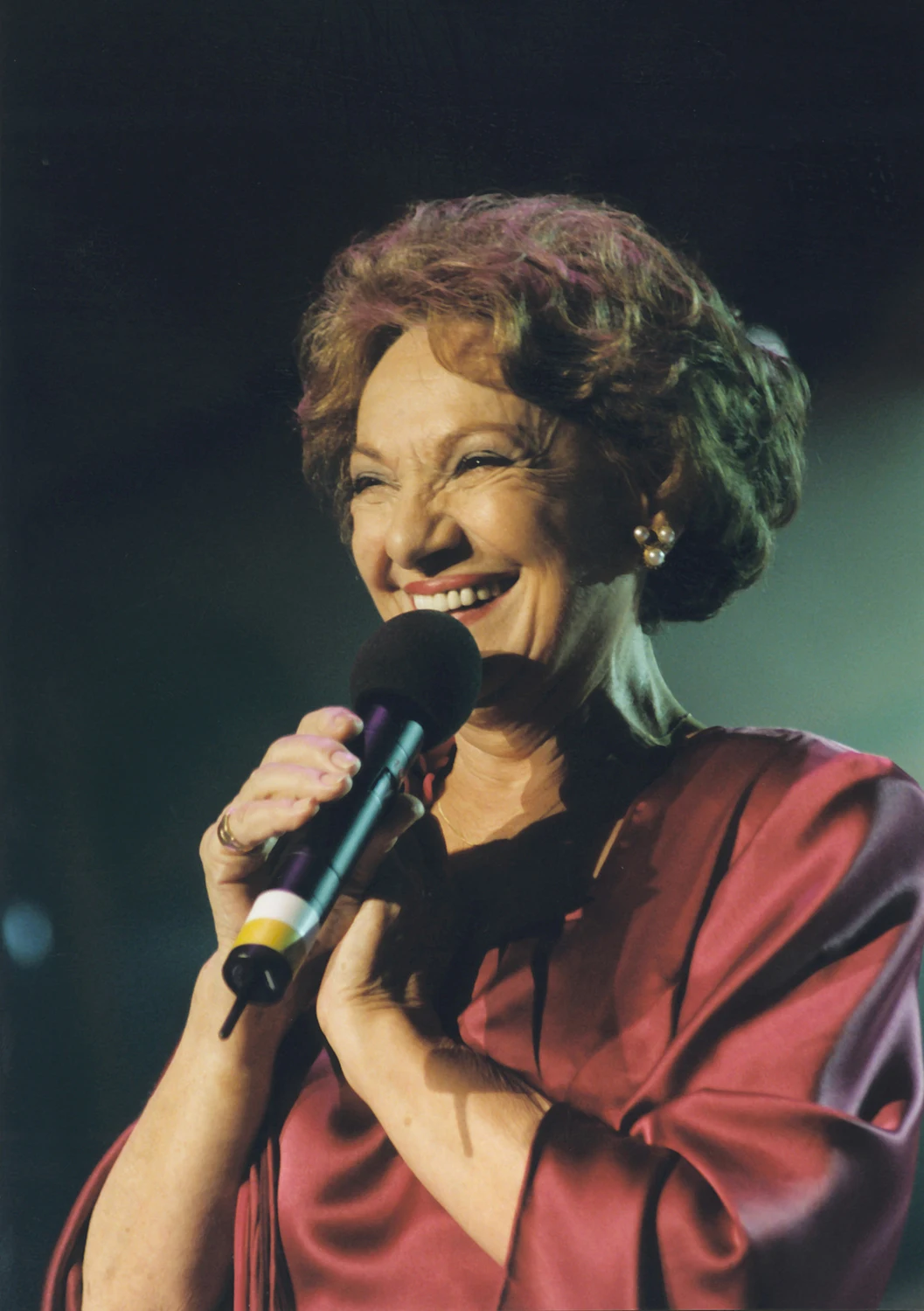 Irena Dziedzic prowadziła również Festiwal Piosenki w Sopocie Irena Dziedzic prowadziła również Festiwal Piosenki w Sopocie