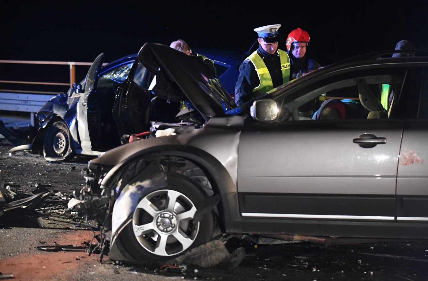 Zginęło troje dzieci jadących volvo