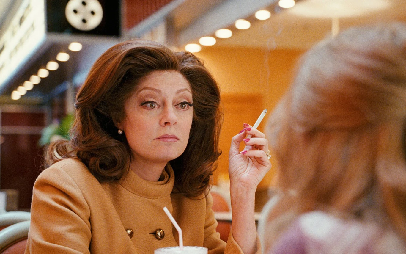 Pierwsza dekada nowego tysiąclecia nie była już dla niej tak udana, ale i tak Sarandon zagrała kilka ról, z których może być dumna. Mowa o kreacjach m.in. w takich filmach, jak: "Ucieczka od życia" (2002), "Zatańcz ze mną" (2004), "W Dolinie Elah" (2007), "Nostalgia anioła" (2009) czy "Jack, jakiego nie znacie" (2010).