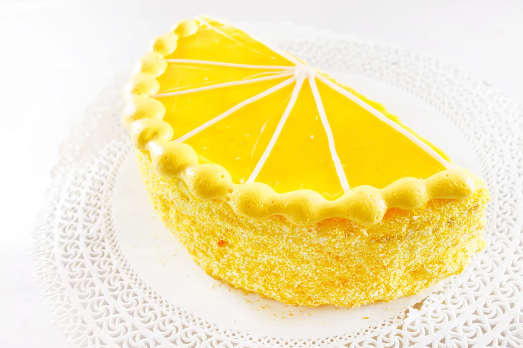 Orzeźwiający tort cytrynowy