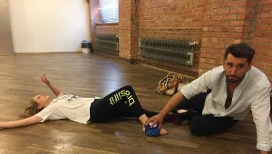 Z pomocą Oldze Kalickiej przyszedł jej taneczny partner - Rafał Maserak