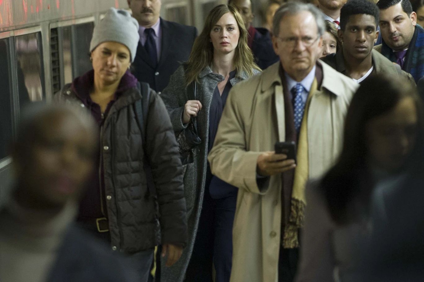 Emily Blunt w scenie z filmu "Dziewczyna z pociągu"