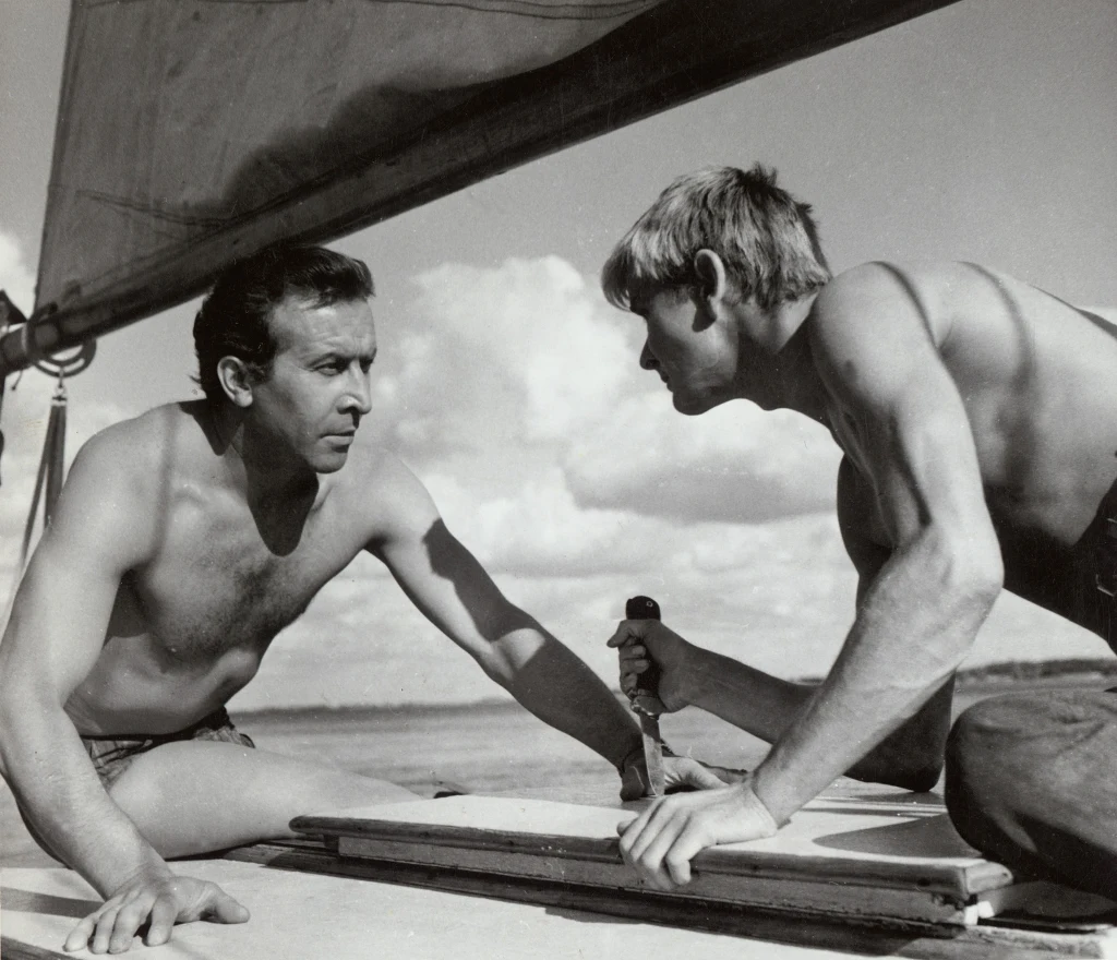 Leon Niemczyk i Zygmunt Malanowicz w filmie "Nóż w wodzie"