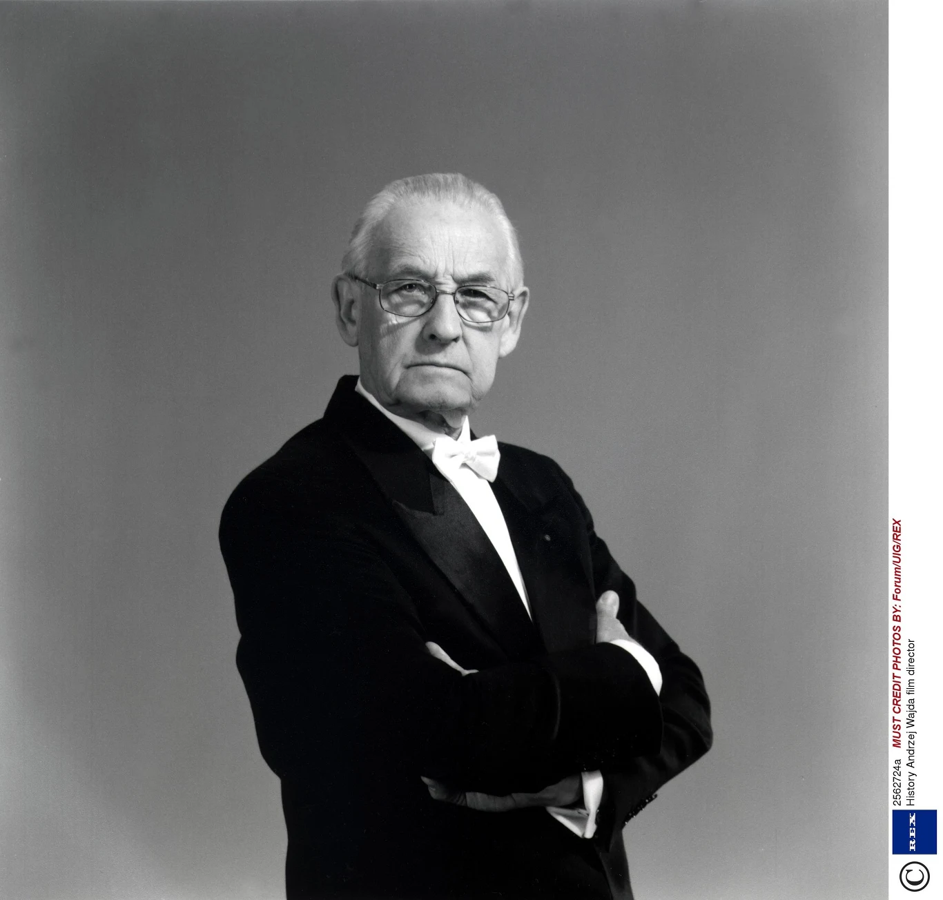 Andrzej Wajda nie żyje. Wybitny reżyser, współtwórca polskiej szkoły filmowej, laureat Oscara zmarł w niedzielę, 9 października, wieczorem. Miał 90 lat.