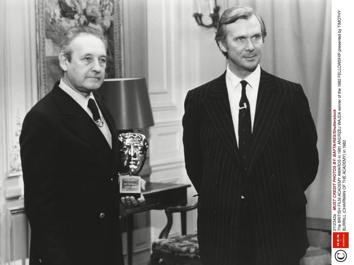 W 1978 Wajda wyreżyserował obraz "Bez znieczulenia" z niezapomnianą rolą Zbigniewa Zapasiewicza. W 1979 roku adaptacja prozy Iwaszkiewicza, "Panny z Wilka", przyniosła mu następną nominację do Oscara. W 1981 r. Wajda nakręcił "Człowieka z żelaza" - kontynuację "Człowieka z marmuru", opisującą historię strajków robotników Wybrzeża. Film ten zdobył pierwszą w historii polskiego kina Złotą Palmę w Cannes oraz kolejną nominację do Oscara.