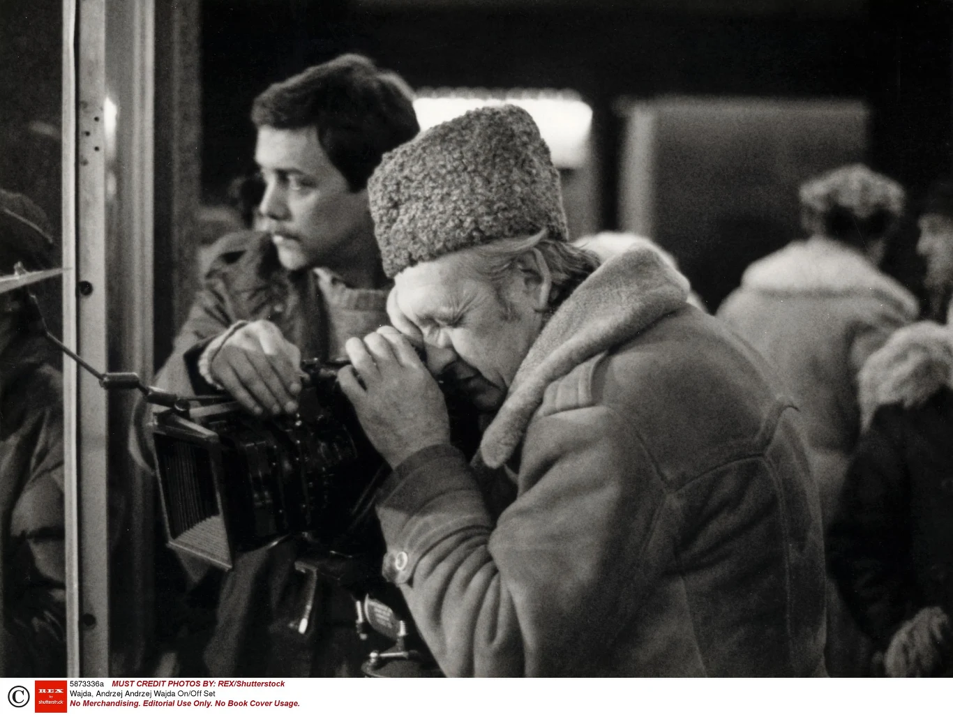 Międzynarodowy sukces przyniósł Wajdzie już drugi samodzielnie zrealizowany film - "Kanał" (1956), opowieść o powstańcach warszawskich. W 1957 roku reżyser odebrał za ten film Srebrną Palmę na festiwalu filmowym w Cannes.