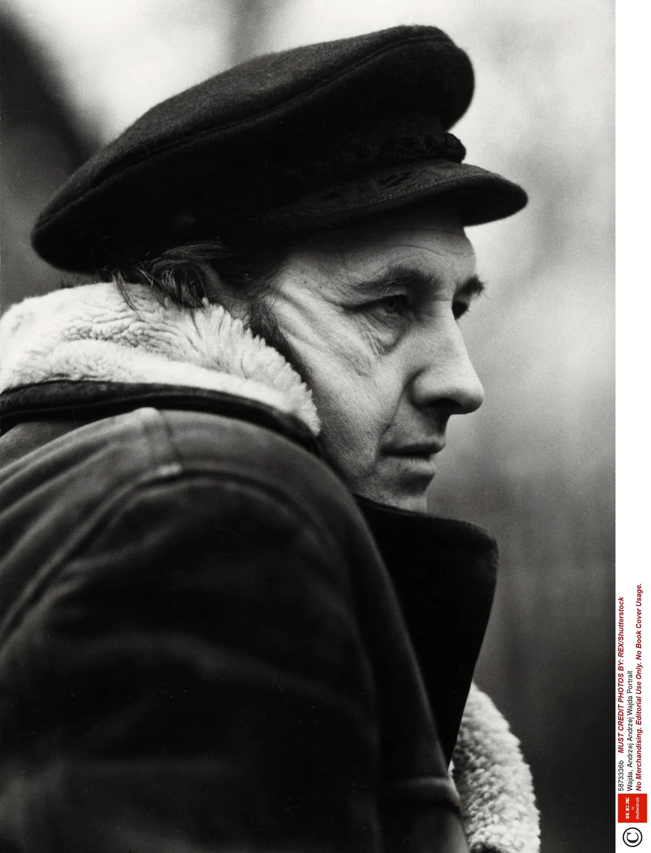 W roku 1946 rozpoczął studia malarskie na Akademii Sztuk Pięknych w Krakowie. Po trzech latach zrezygnował jednak z malarstwa i wybrał film - w 1949 r. podjął studia w łódzkiej Wyższej Szkole Filmowej. Jako reżyser debiutował w 1955 roku obrazem "Pokolenie".