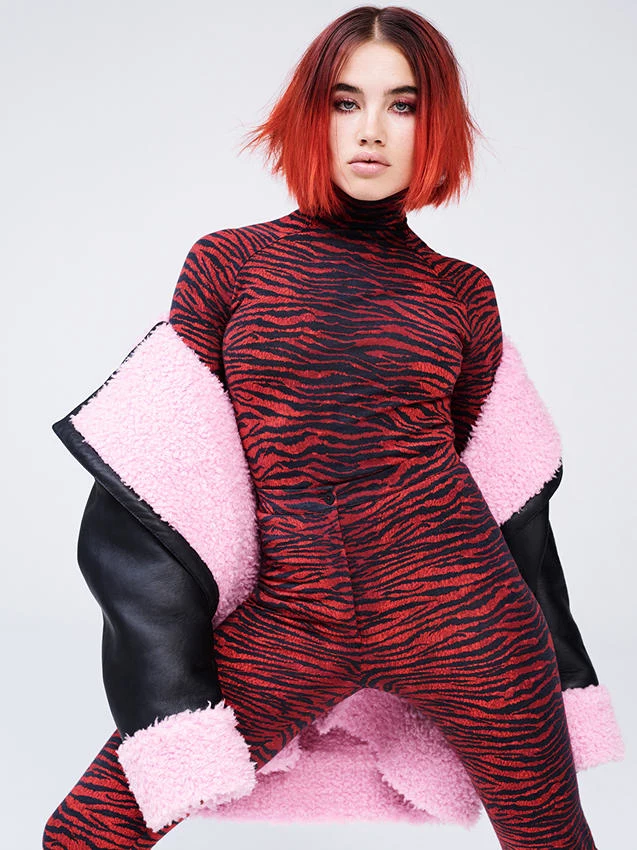 Kolekcja Kenzo x H&M będzie dostępna w ponad 250 sklepach H&M na świecie, a także online od 3 listopada 2016. Kolekcja Kenzo x H&M będzie dostępna w ponad 250 sklepach H&M na świecie, a także online od 3 listopada 2016.