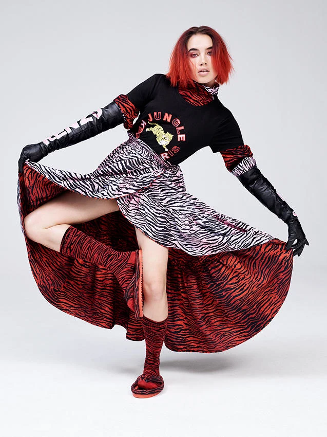 Kolekcja Kenzo x H&M będzie dostępna w ponad 250 sklepach H&M na świecie, a także online od 3 listopada 2016. Kolekcja Kenzo x H&M będzie dostępna w ponad 250 sklepach H&M na świecie, a także online od 3 listopada 2016.
