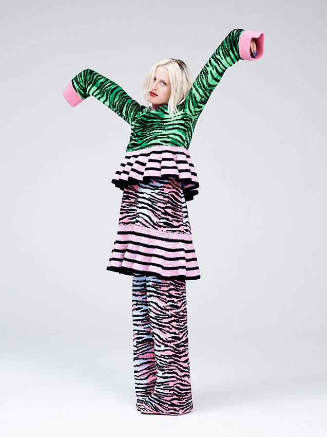 Kolekcja Kenzo x H&M będzie dostępna w ponad 250 sklepach H&M na świecie, a także online od 3 listopada 2016. Kolekcja Kenzo x H&M będzie dostępna w ponad 250 sklepach H&M na świecie, a także online od 3 listopada 2016.