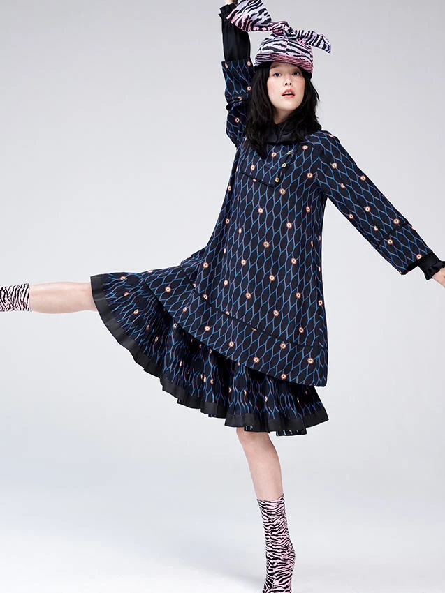 Kolekcja Kenzo x H&M będzie dostępna w ponad 250 sklepach H&M na świecie, a także online od 3 listopada 2016. Kolekcja Kenzo x H&M będzie dostępna w ponad 250 sklepach H&M na świecie, a także online od 3 listopada 2016.