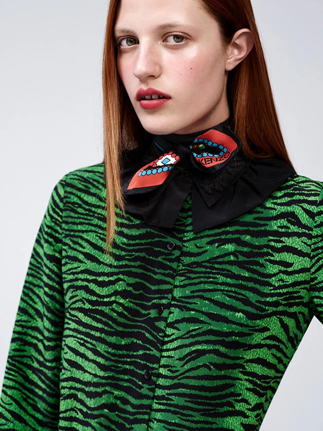 Kolekcja Kenzo x H&M będzie dostępna w ponad 250 sklepach H&M na świecie, a także online od 3 listopada 2016. Kolekcja Kenzo x H&M będzie dostępna w ponad 250 sklepach H&M na świecie, a także online od 3 listopada 2016.