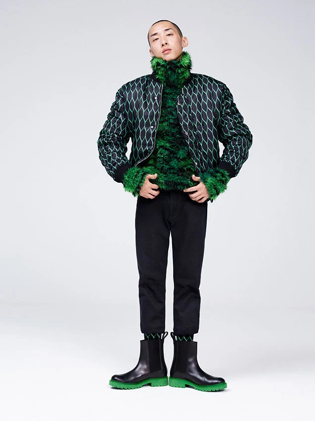Kolekcja Kenzo x H&M będzie dostępna w ponad 250 sklepach H&M na świecie, a także online od 3 listopada 2016. Kolekcja Kenzo x H&M będzie dostępna w ponad 250 sklepach H&M na świecie, a także online od 3 listopada 2016.