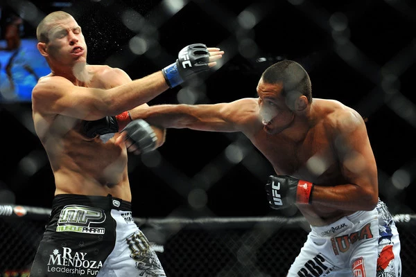 Dan Henderson (z lewej)