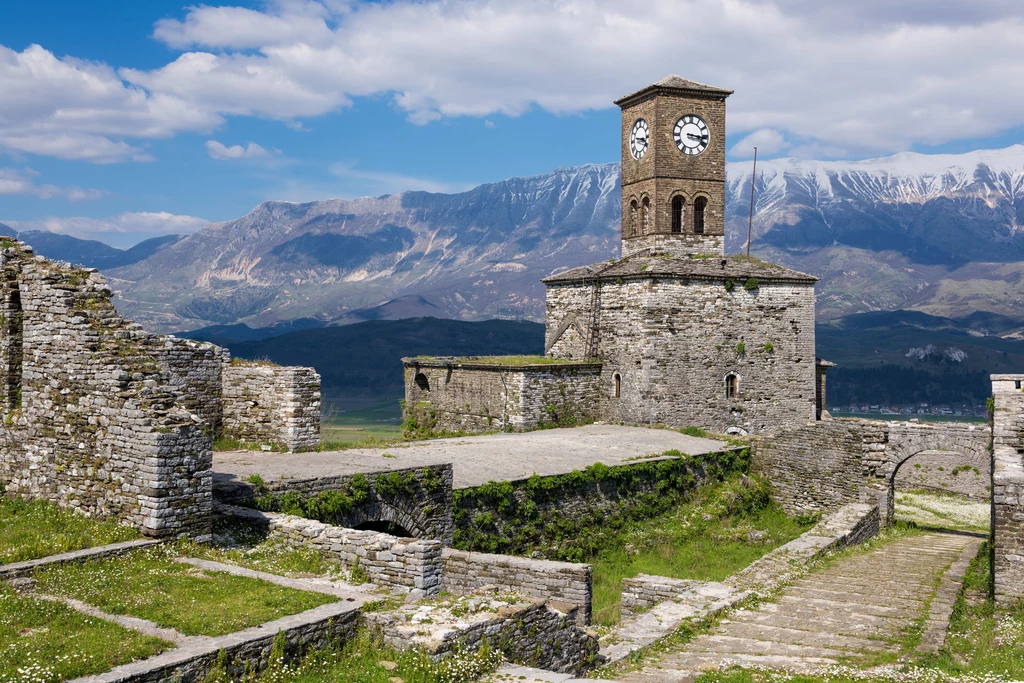 Widok na Zamek Gjirokaster w Albanii