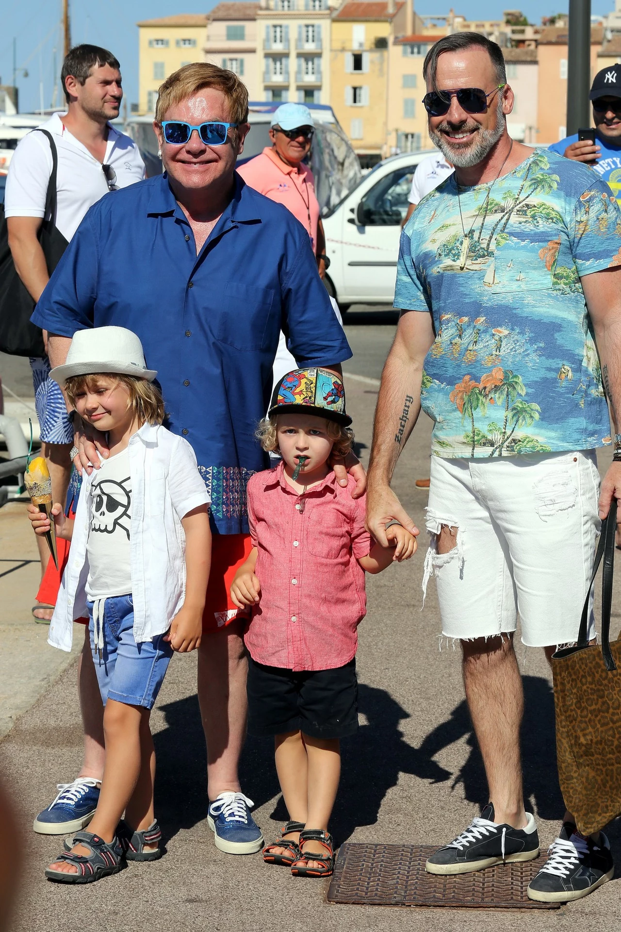 Elton John z rodziną Elton John z rodziną