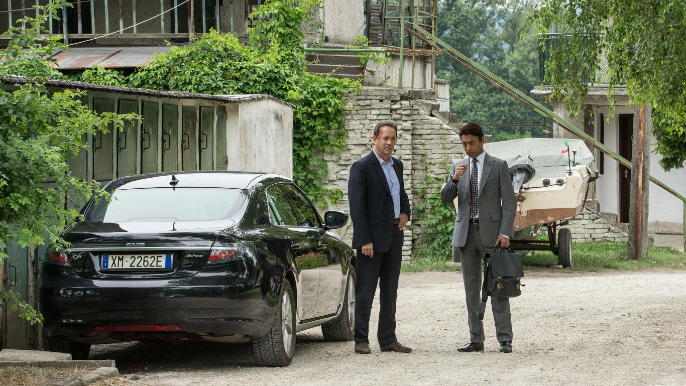 Tom Hanks i Irrfan Khan w scenie z filmu "Inferno"