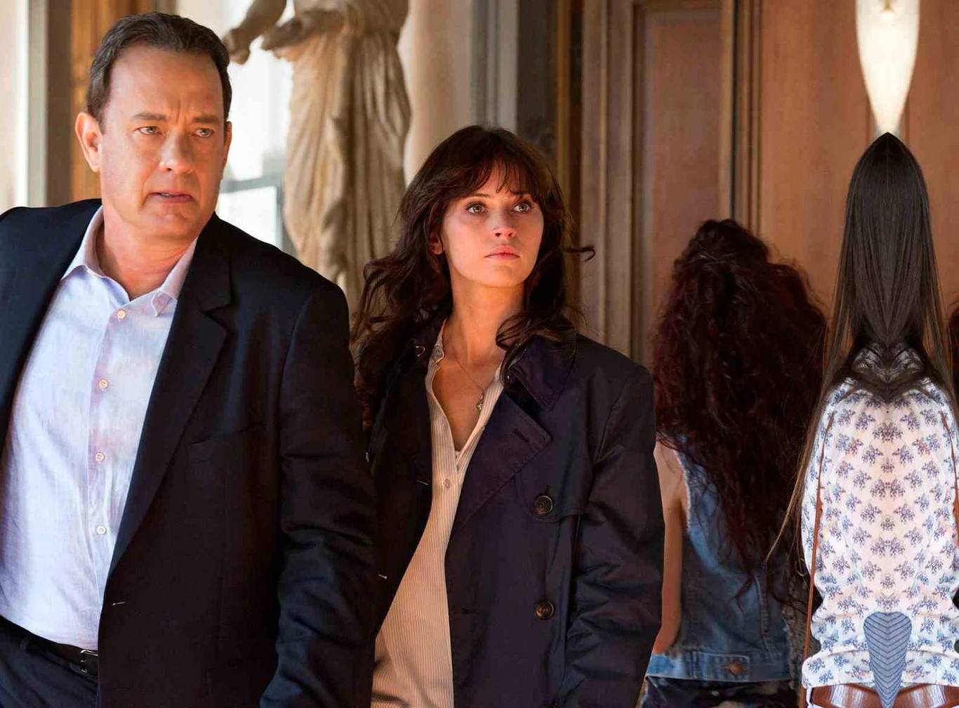 Tom Hanks i Felicity Jones w scenie z filmu "Inferno"