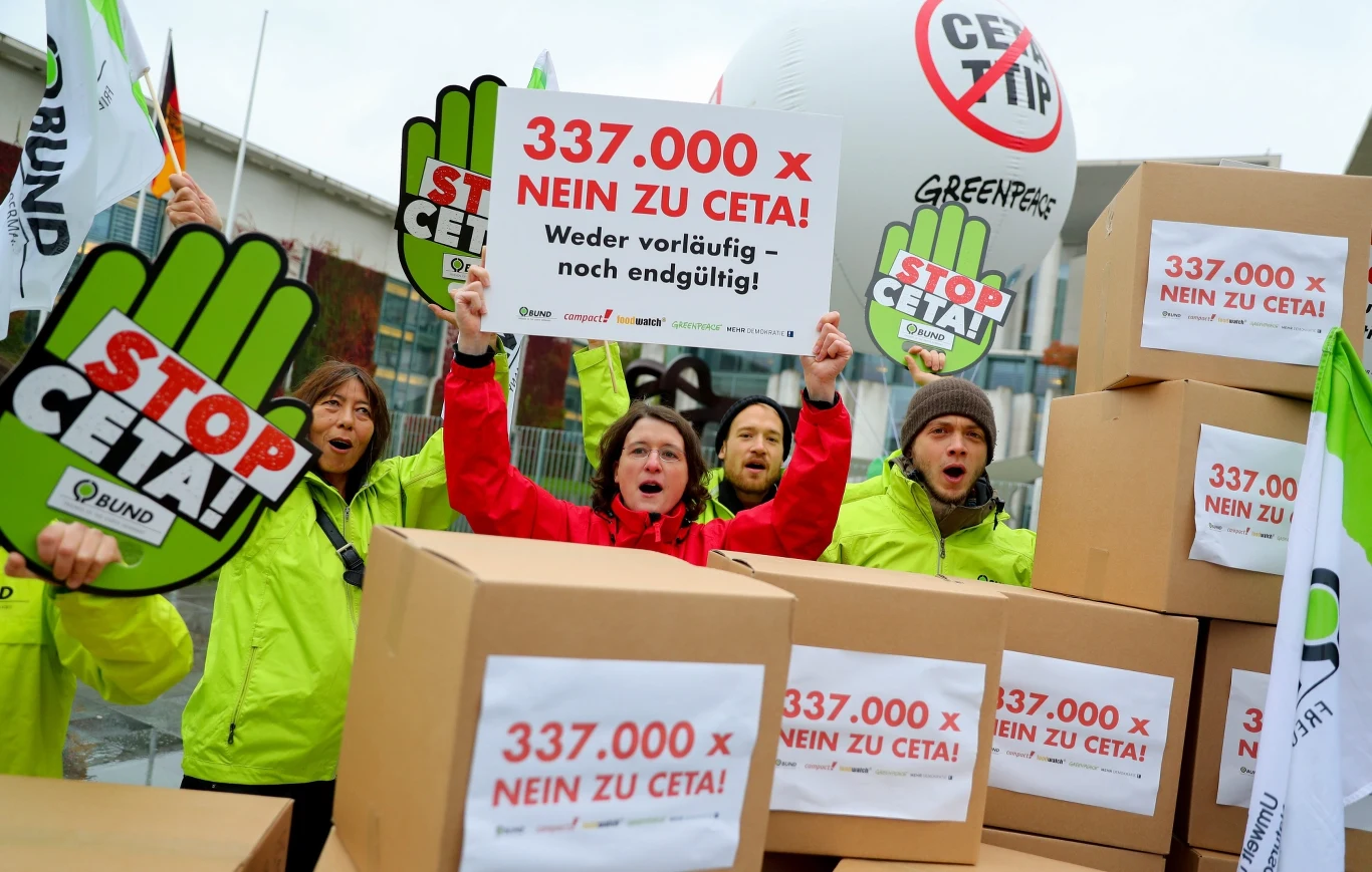 Protest przeciwko umowie CETA w Niemczech Protest przeciwko umowie CETA w Niemczech