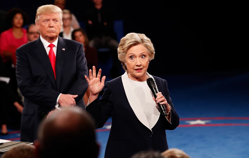 Hillary Clinton i Donald Trump podczas ich drugiej debaty prezydenckiej