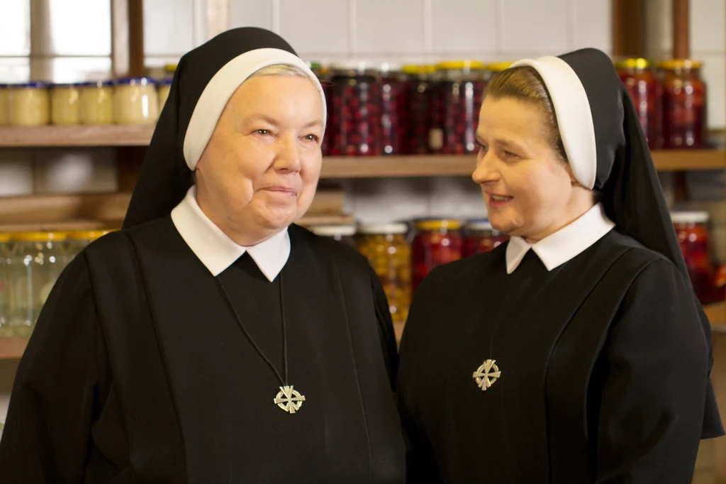 Siostra Salomea (po prawej) jest cenioną kucharką - zapewia Siostra Anastazja