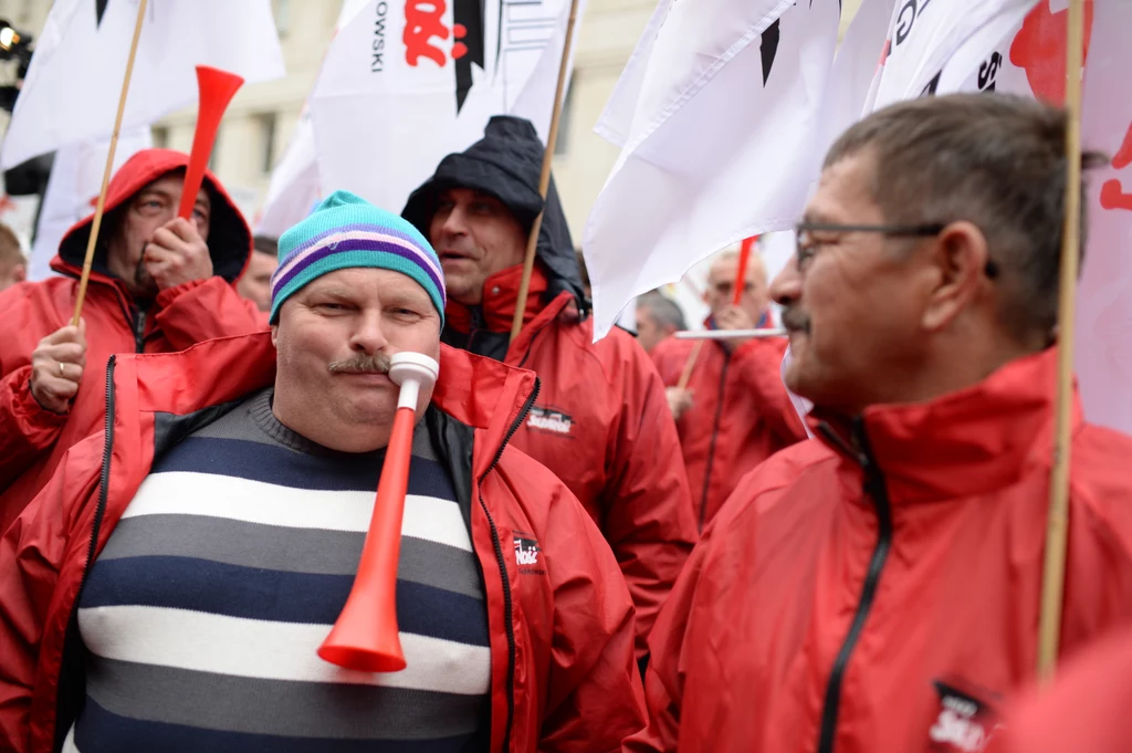 Protest przeciwko przyjęciu umów o wolnym handlu umów o wolnym handlu z USA - TTIP i Kanadą - CETA odbył się w Warszawie. Protest przeciwko przyjęciu umów o wolnym handlu umów o wolnym handlu z USA - TTIP i Kanadą - CETA odbył się w Warszawie.