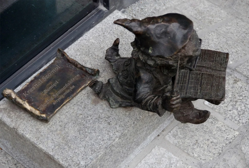 Szomol stanął pod wrocławską filharmonią Szomol stanął pod wrocławską filharmonią