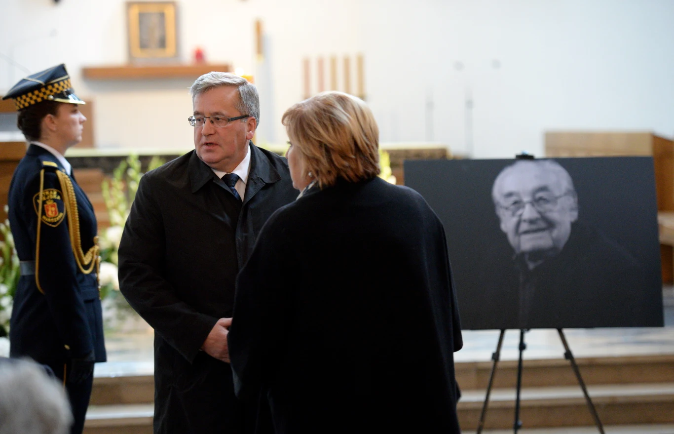 Były prezydent Bronisław Komorowski z żoną Anną w kościele
