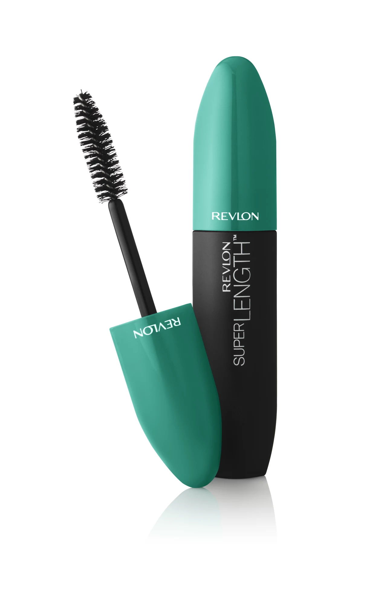Revlon Super Length Niezwykle długie rzęsy, w których zakochasz się od pierwszego spojrzenia. Jej bogata formuła z wydłużającymi włóknami łatwo rozprowadza się na rzęsach i pięknie je rozdziela. Szczoteczka: Bardzo gęsta, z trzema warstwami włosia. Aplikacja: Już po nałożeniu jednej warstwy, rzęsy stają się wyraźnie grubsze. Nie skleja rzęs. Jedna „porcja” produktu wystarcza na pomalowanie jednego oka. Efekt: Pomalowane raz rzęsy są nieco wydłużone i nabierają głębokiego, czarnego koloru. Oczy zyskują ładną oprawę, spojrzenie staje się głębsze. Trwałość: Całkiem niezła, tusz nie rozmazuje się i nie kruszy. Wieczorem rzęsy wyglądają tak samo jak po porannym nałożeniu kosmetyku. Stosunek jakości do ceny: 7/10 (49,90 pln) Revlon Super Length Niezwykle długie rzęsy, w których zakochasz się od pierwszego spojrzenia. Jej bogata formuła z wydłużającymi włóknami łatwo rozprowadza się na rzęsach i pięknie je rozdziela. Szczoteczka: Bardzo gęsta, z trzema warstwami włosia. Aplikacja: Już po nałożeniu jednej warstwy, rzęsy stają się wyraźnie grubsze. Nie skleja rzęs. Jedna „porcja” produktu wystarcza na pomalowanie jednego oka. Efekt: Pomalowane raz rzęsy są nieco wydłużone i nabierają głębokiego, czarnego koloru. Oczy zyskują ładną oprawę, spojrzenie staje się głębsze. Trwałość: Całkiem niezła, tusz nie rozmazuje się i nie kruszy. Wieczorem rzęsy wyglądają tak samo jak po porannym nałożeniu kosmetyku. Stosunek jakości do ceny: 7/10 (49,90 pln)