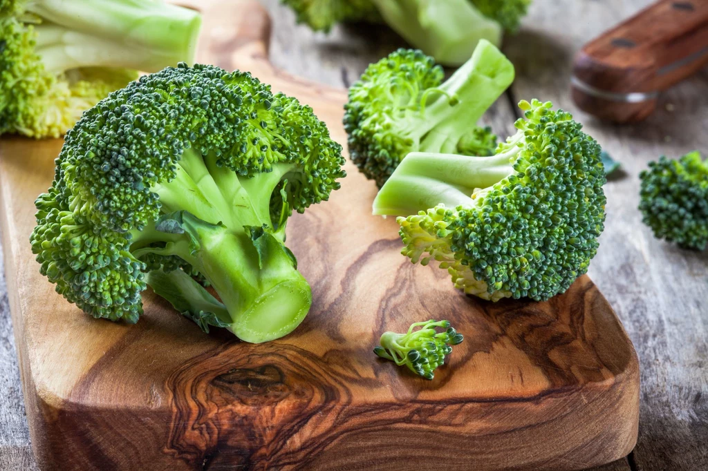 Istotnym atutem brokułów jest obecny w nich chrom, który pomaga w regulowaniu poziomu cukru we krwi