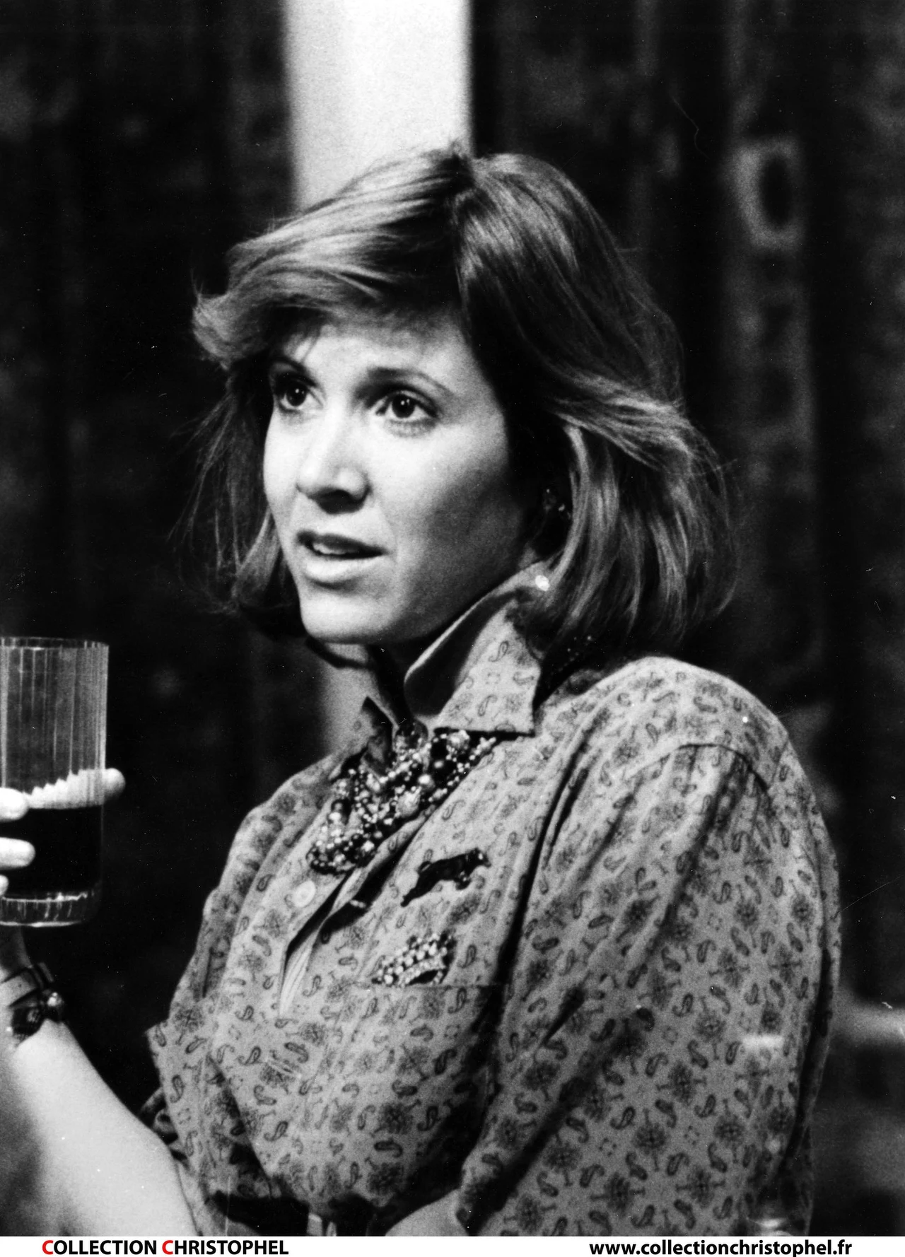 Wystąpiła także w komediach „Blues Brothers” (1980), „Hannah i jej siostry” (1986, na zdjęciu) oraz „Kiedy Harry poznał Sally” (1989).