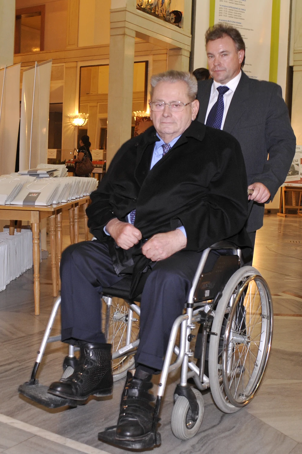 Dziadek nie doczekał wnuków. Zmarł w 2013 roku. Dziadek nie doczekał wnuków. Zmarł w 2013 roku.