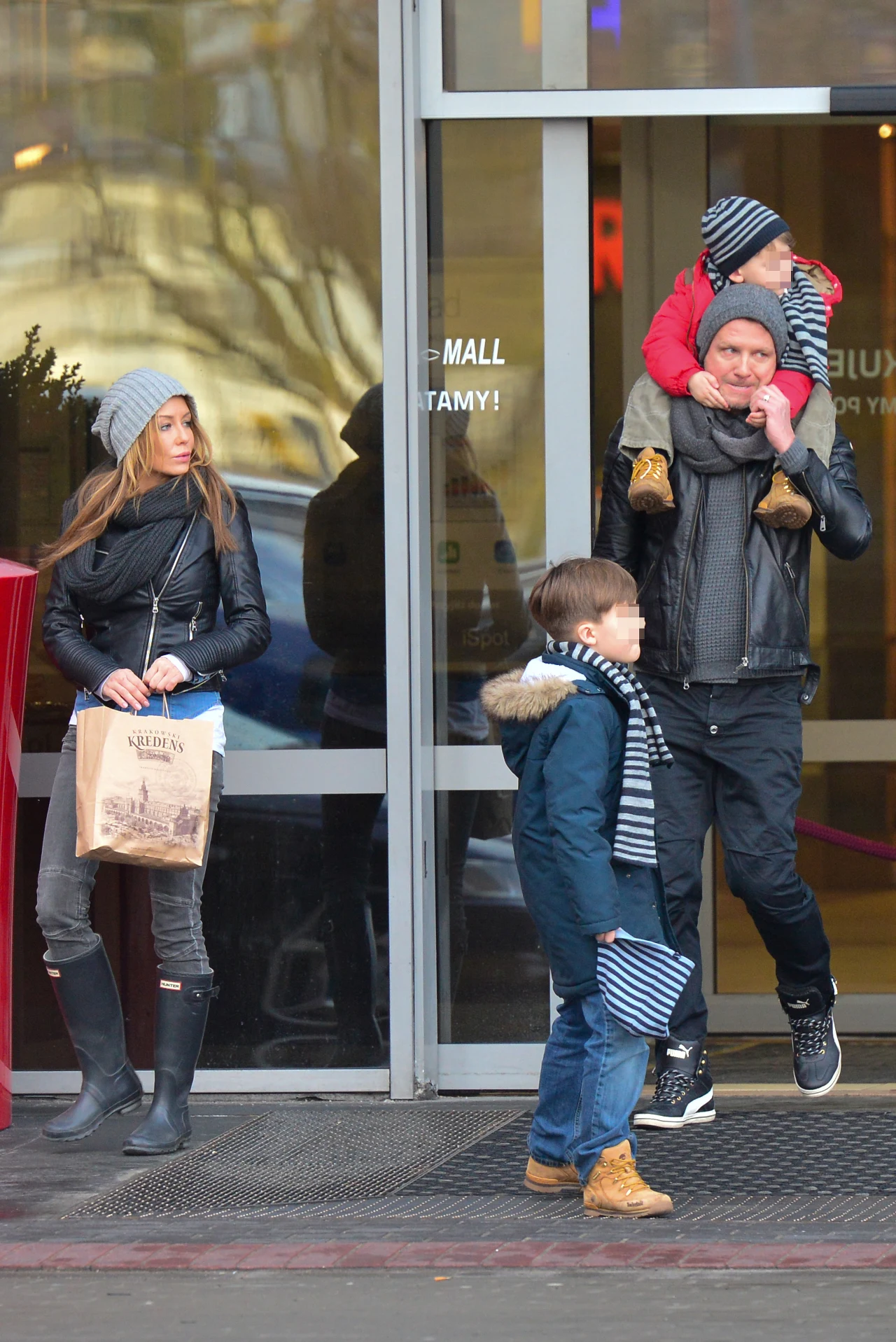 Małgorzata Rozenek i Radek Majdan z synami Małgorzata Rozenek i Radek Majdan z synami