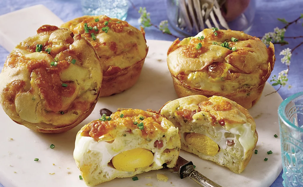 Muffiny z całym jajkiem w środku nadają się na świąteczny stół