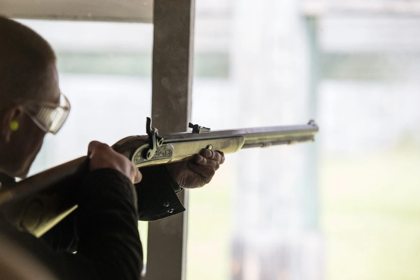 Coraz więcej strzelnic oferuje szkolenia z broni czarnoprochowej Coraz więcej strzelnic oferuje szkolenia z broni czarnoprochowej