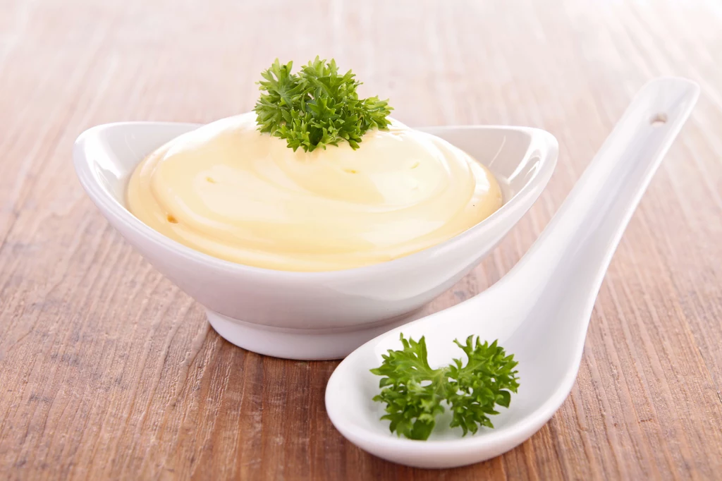 Sos majonezowy to ulubiony dodatek Polaków do sałatek