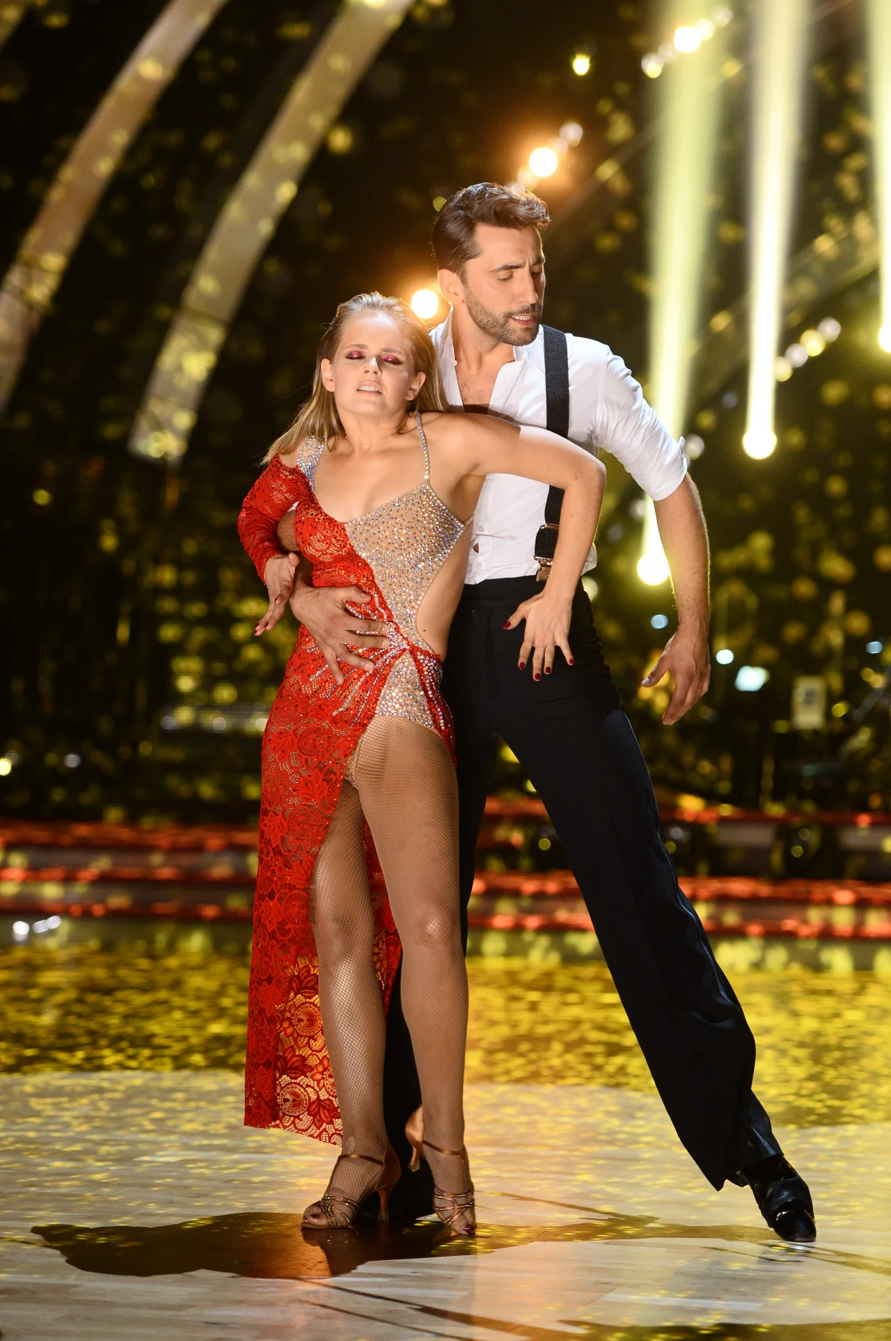 W swym drugim tańcu wieczoru Olga Kalicka i Rafał Maserak zaprezentowali zmysłową rumbę. Michał Malitowski zwrócił uwagę na cienką granicę między sensualizmem a seksualizmem w tańcu. „U was był piękny zmysłowy taniec” – ocenił juror. „Po raz pierwszy biję ci brawo na stojąco” – dodał zachwycony Malitowski. „Pokazała pani kobietę” – stwierdziła Beata Tyszkiewicz. Także Iwonie Pavlović brakło słów, by wyrazić zachwyt. „Praca bioder, przeprosty, smukłość nóg, zróżnicowania rytmiczne…” – wymieniała Czarna Mamba, po czym zakończyła ocenę jednym słowem: „Genialnie!”. Para otrzymała 40 punktów.