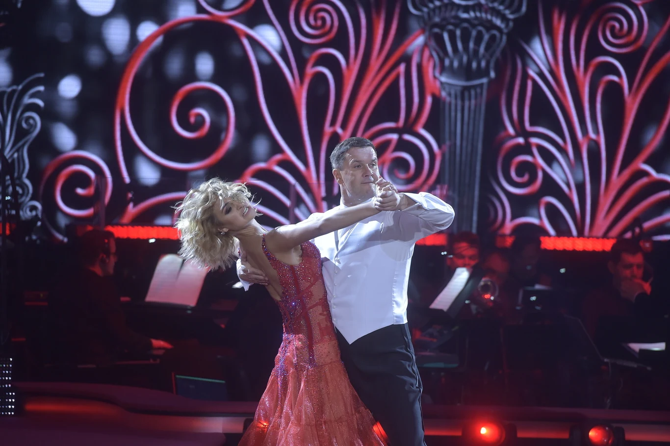 Robert Wabich i Hanna Żudziewicz postawili na tango. „Zawalczyłeś, brawo! Musiałeś być i macho, i pozostać skupionym na technice. W 100 procentach się to udało” – powiedział Michał Malitowski. Wzruszona Iwona Pavlović zauważyła „dobry taniec”, o wiele bardziej od poprawności technicznej zaimponowały jednak jurorce „skromność i klasa” Wabicha. Para zebrała 40 punktów. 
