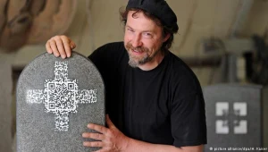 Andreas Rosenkranz oferuje nagrobki z kodem QR. Pierwszy, który sporządził w 2012