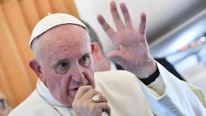 Papież Franciszek podczas powrotu ze Szwecji 