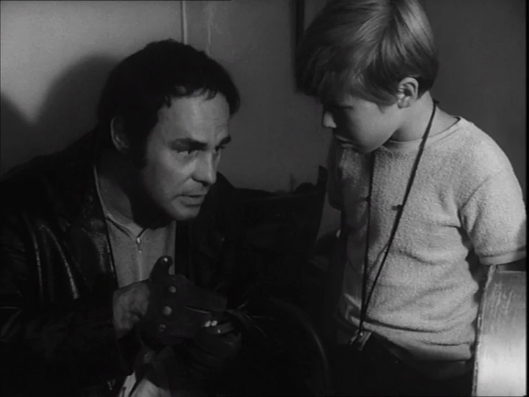 Pomimo tych deklaracji, Roman Wilhelmi nie stronił od filmów dla dzieci i młodzieży. Zagrał w słynnych filmach Stanisława Jędryki - "Do przerwy 0:1" (1969) i "Wakacje z duchami" (1970). Pomimo tych deklaracji, Roman Wilhelmi nie stronił od filmów dla dzieci i młodzieży. Zagrał w słynnych filmach Stanisława Jędryki - "Do przerwy 0:1" (1969) i "Wakacje z duchami" (1970).