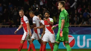 Kamil Glik (pierwszy z lewej)