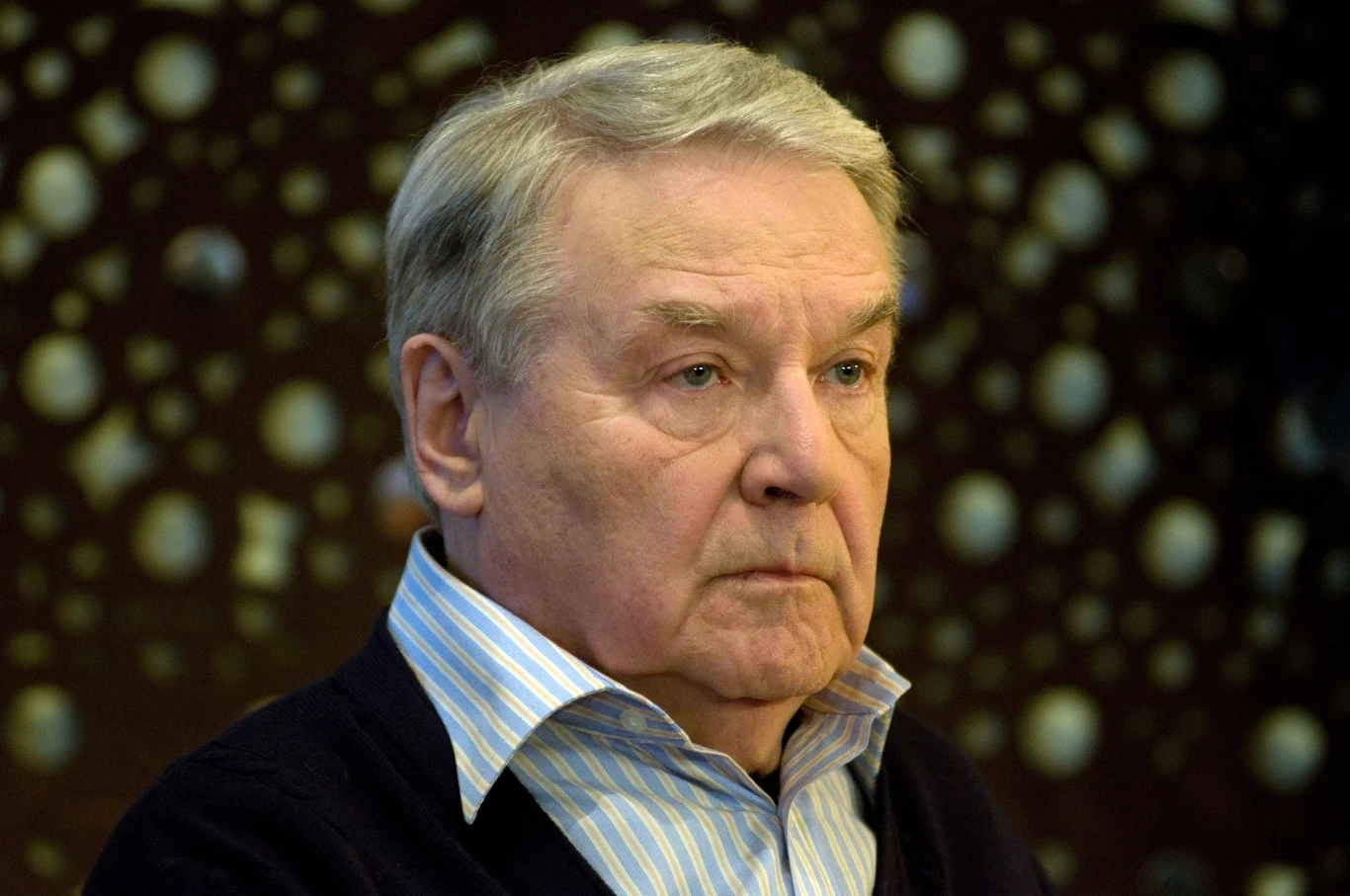 W ostatnich latach Leonarda Pietraszaka mogliśmy oglądać w serialu TVN-u "39 i pół" (Warcisław Sobański), aktor pojawiał się też na kinowym ekranie. W kinie polskich ekranów "Listy do M." wcielił się we Floriana, ojca granego przez Pawła Małaszyńskiego Wladiego, z kolei w "Dniu kobiet" Marii Sadowskiej zagrał mecenasa Gawlika.
